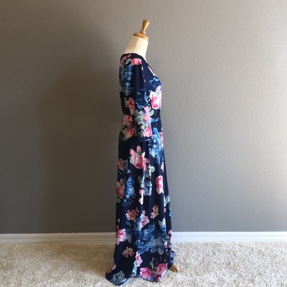 Flowered navy wrap style dress with sleeves - Picture 3 of 7